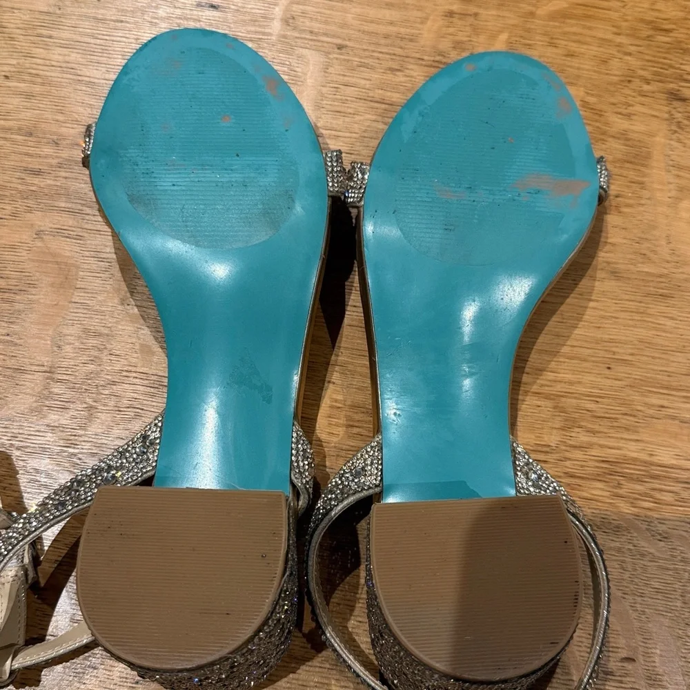 Betsey Johnson Glittering Gold Sandals. Size 9.5 - Picture 10 of 13